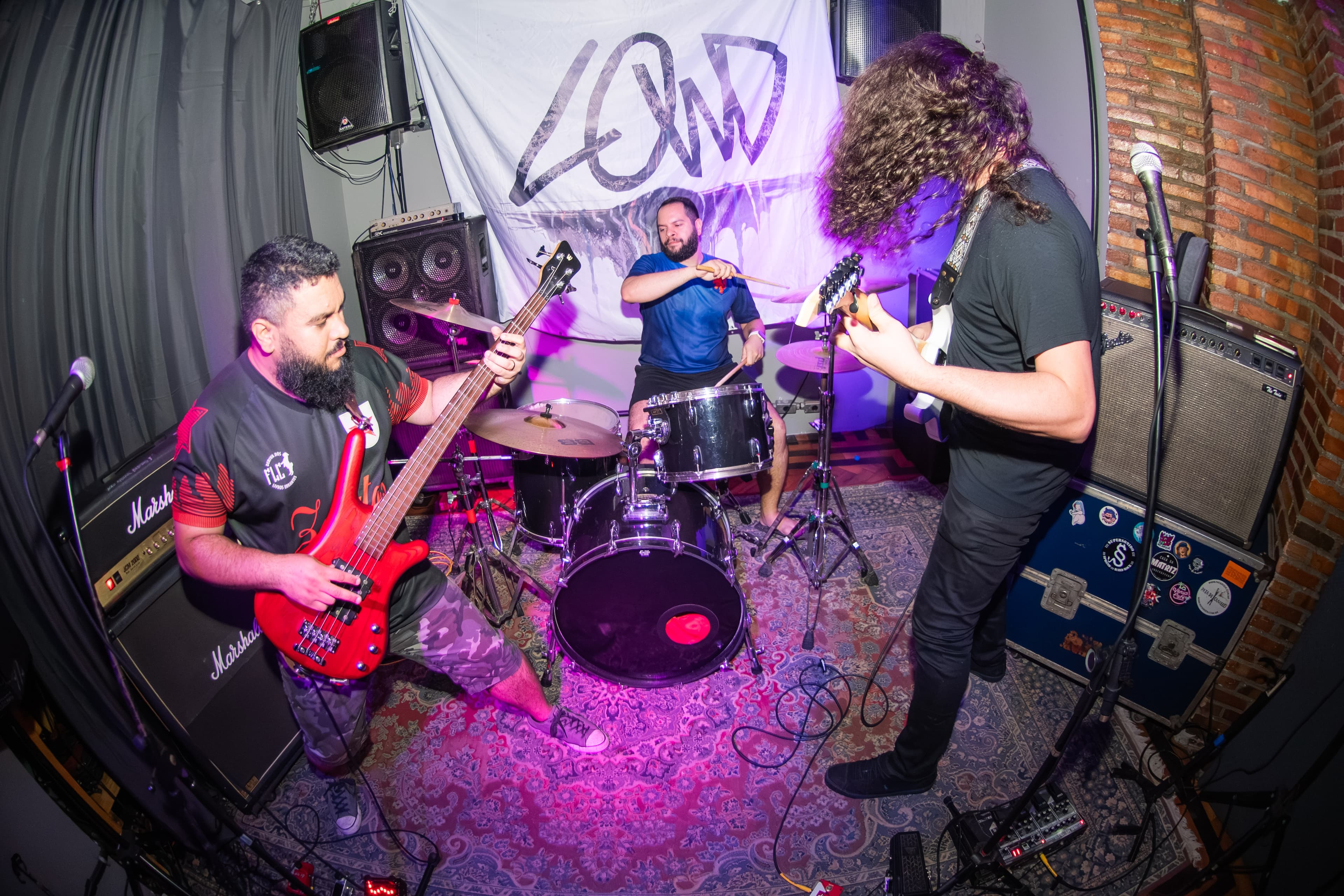 LOWD em show — foto por Tadeu Fotografia